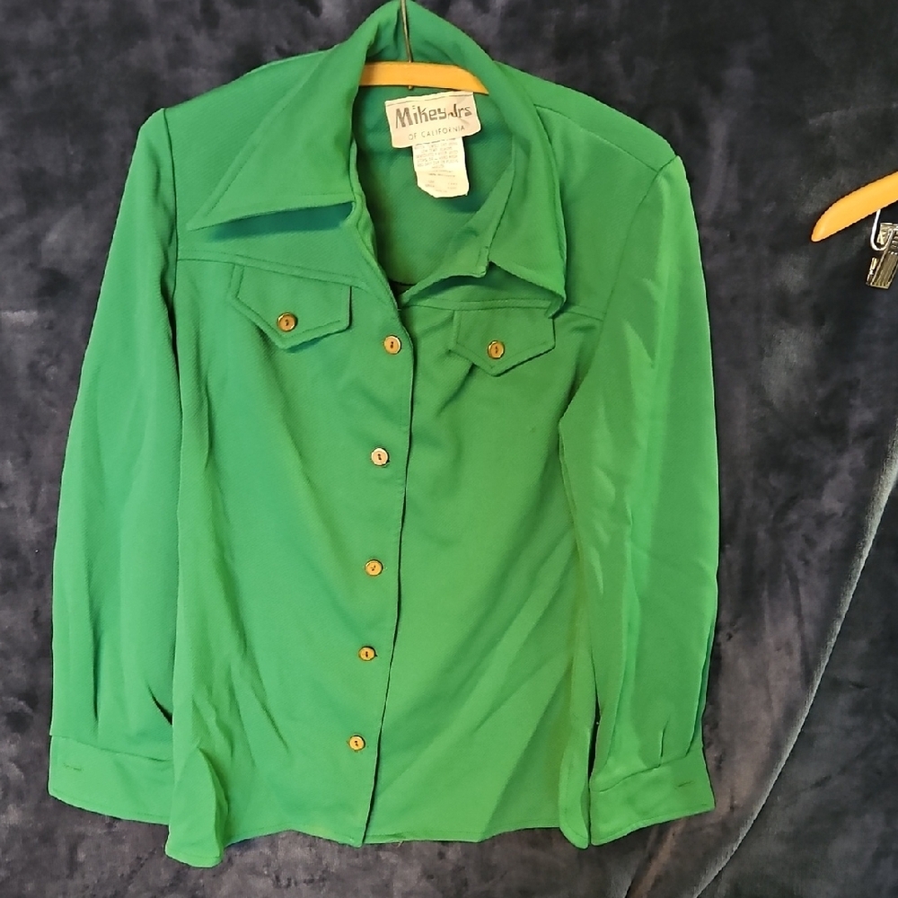 Green Long Sleeve Notched Collar Button Down Shirt